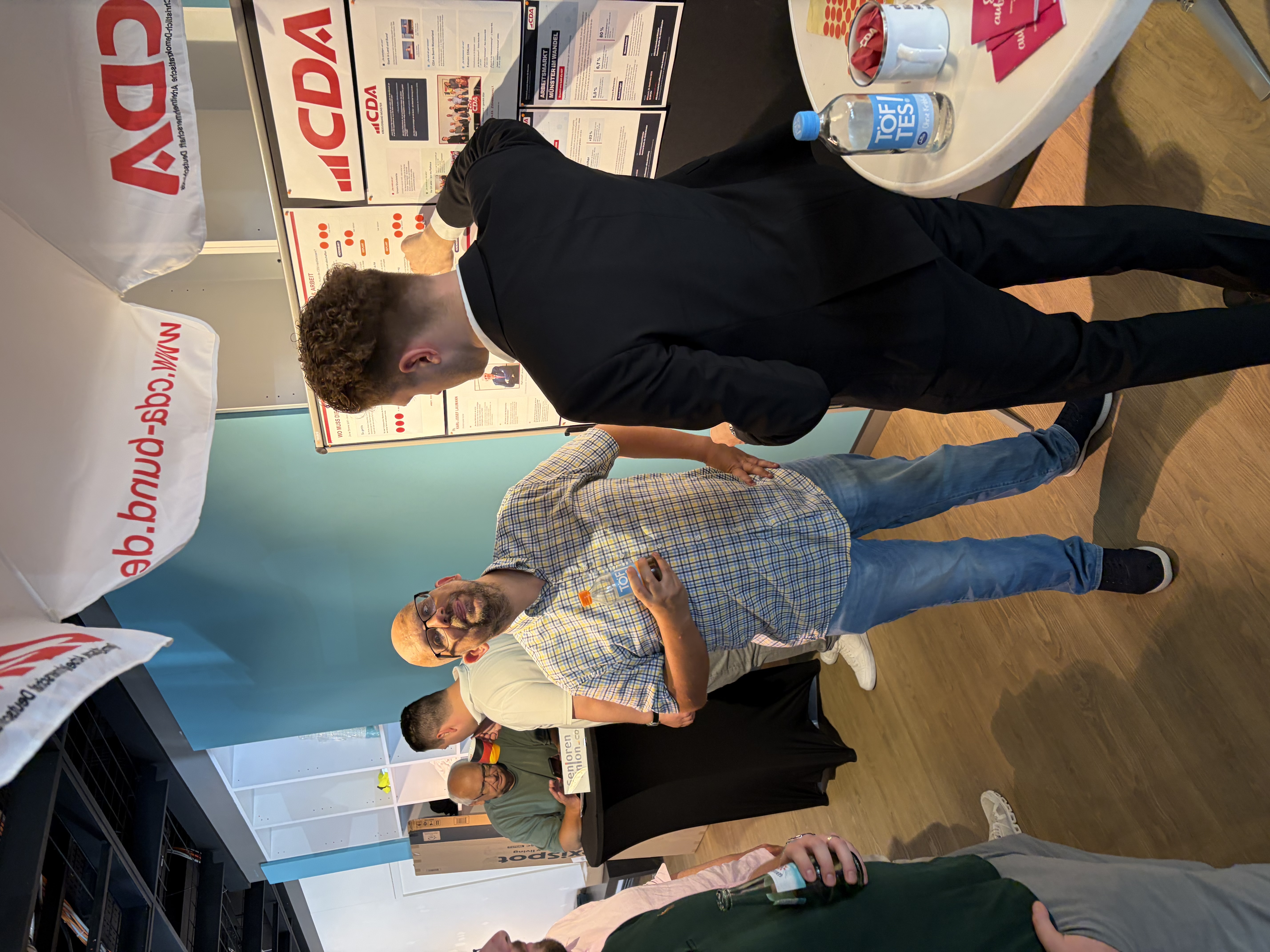 Am CDA-Stand auf der Mitgliedermesse: Michael Bu�mann im Gespr�ch